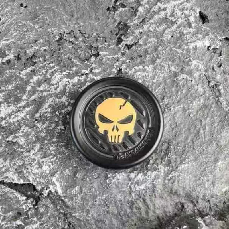 ZWXQ EDC nuevo demonio cráneo Fidget Spinner Metal dedo empuje tarjeta juguete de descompresión