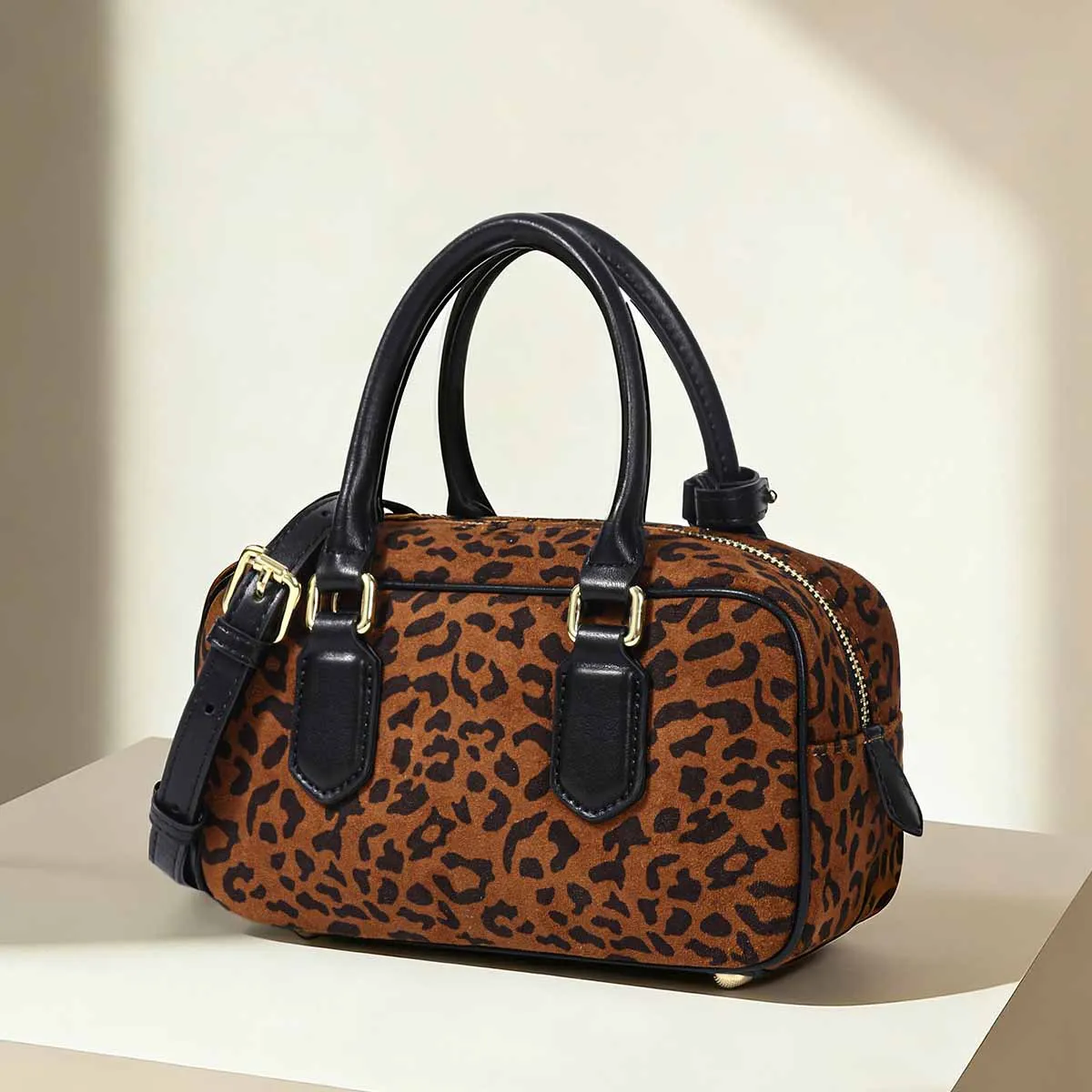 

Мини-сумка Boston с леопардовым принтом, из искусственной замши с отделкой из кожи, повседневная сумка-боулинг с верхней ручкой, на плечо и через плечо