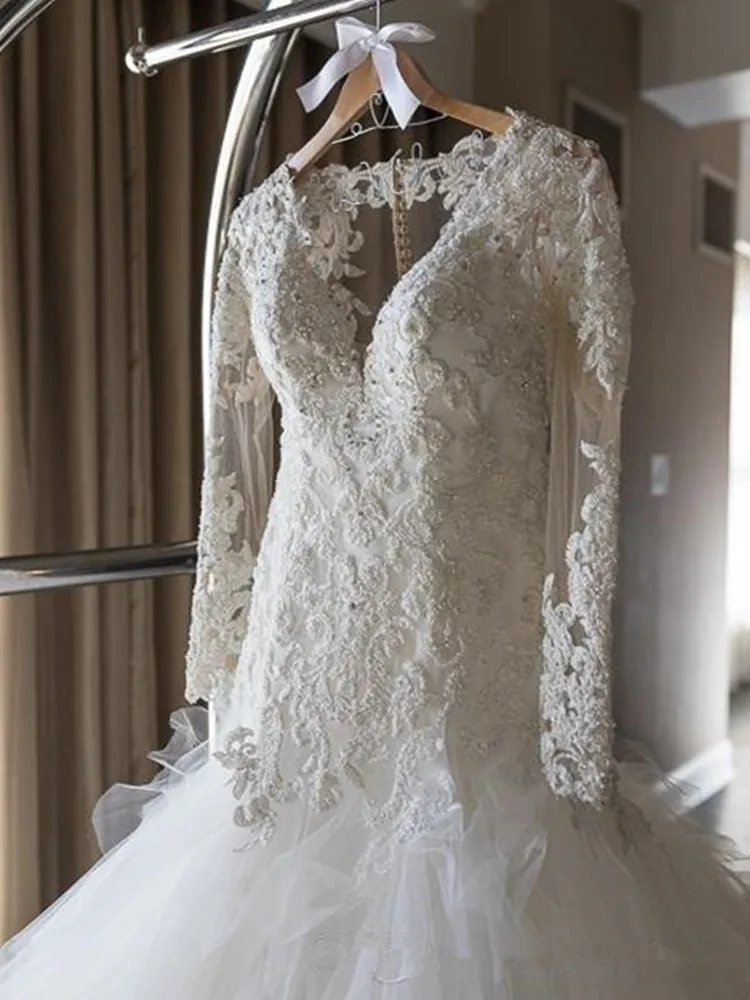 Abito da sposa a sirena vintage con applicazioni in pizzo personalizzato Robe De Mariée Church Corsetto sul retro Abito da sposa africano a maniche lunghe