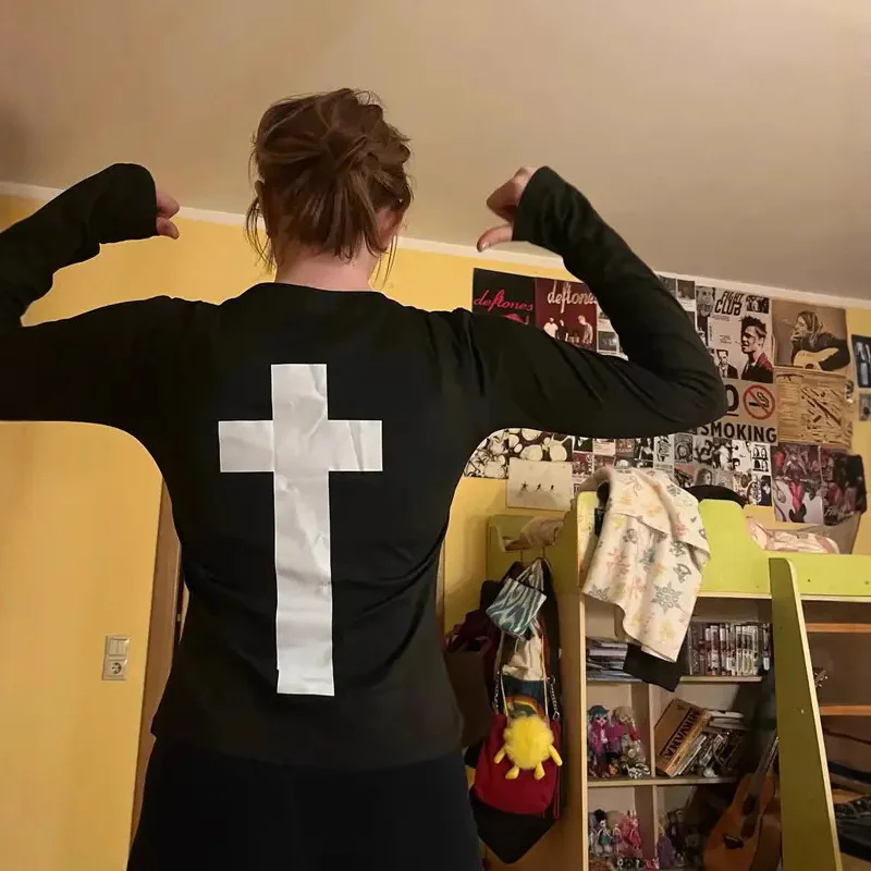 

2000s Retro American Letter Cross Print Casual T-Shirt Harajuku Fashion Gothic Long Sleeved Crop Top Hip Hop Sexy Slim Chic Tees