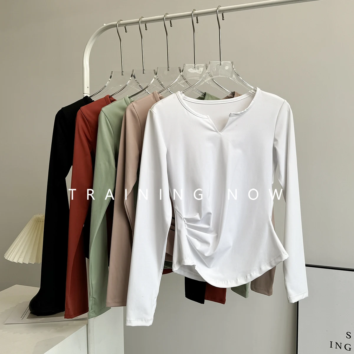 

Fashion V-neck yoga suit long-sleeved women's autumn Pilates yoga quick-drying suit morning jogging exercise sports body suit