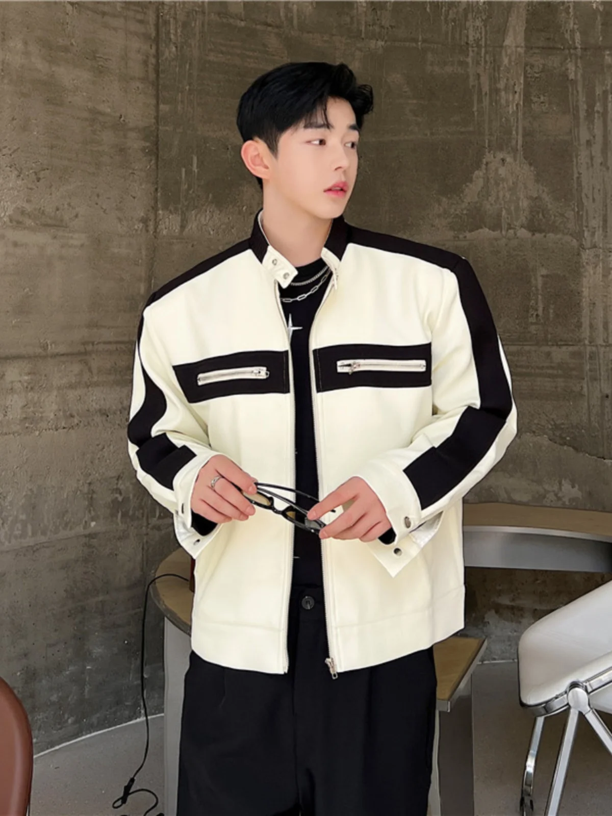 

Casual Contrast Color Splicing Men's Jaet ort Sle Korean Version Faionable Youth Polyester Long Sve Zipper Closure