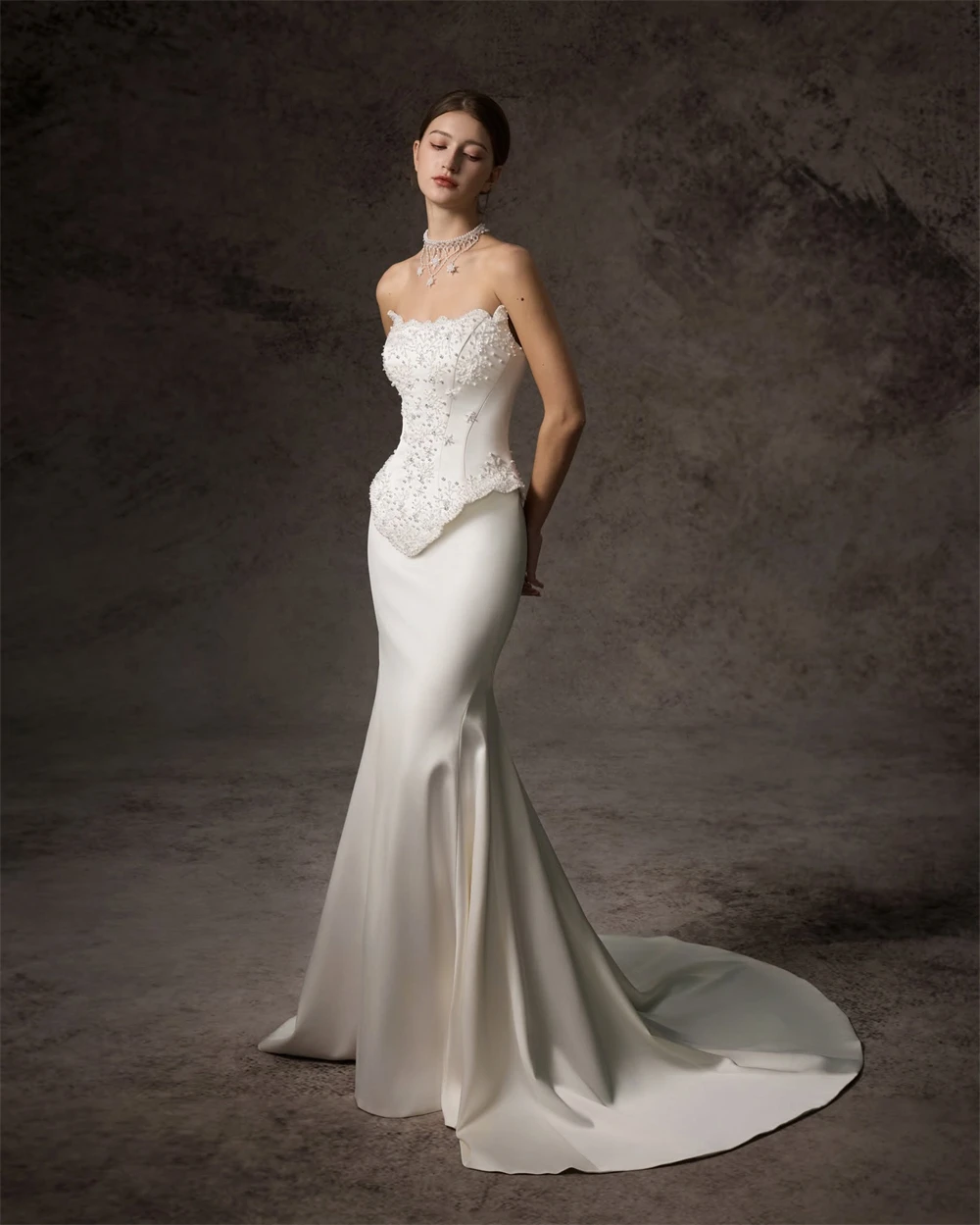 

Customized Elegant White Satin Wedding Dress Formal Strapless Sleeveless Bridal Gowns Soft Mermaid Court Train Vestido De Novia