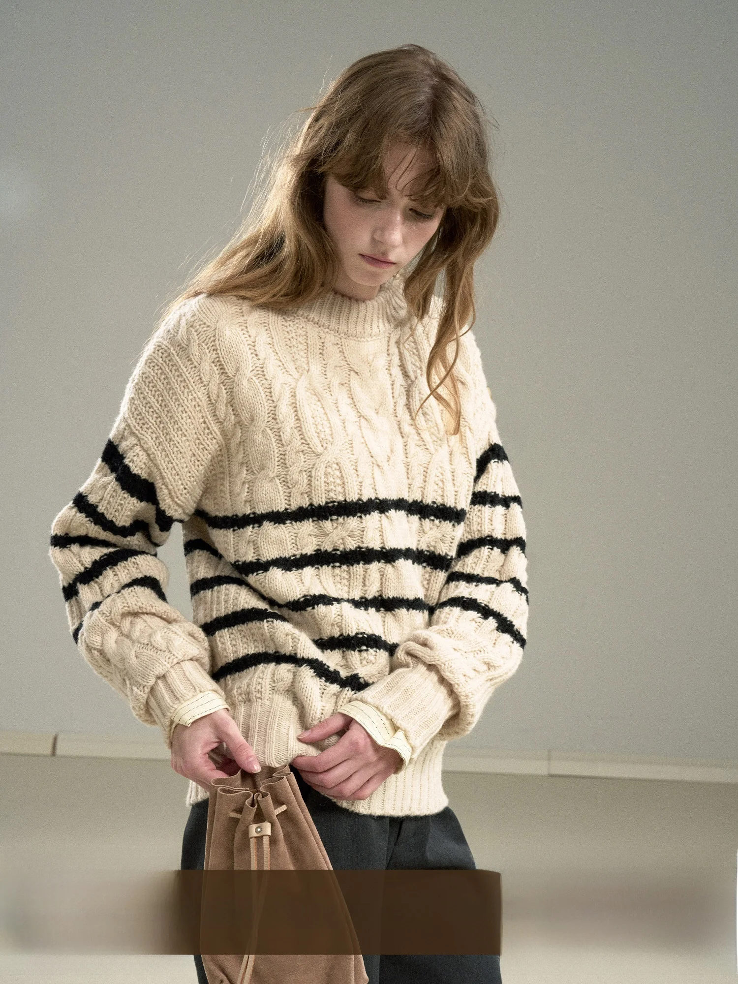 

Женский шерстяной свитер с узором косы, пуговицами на плечах, в стиле ретро, с цветными полосками, теплый и комфортный для осени