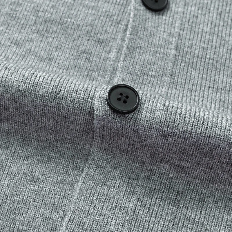 Neuer Hochwertiger Herbst-Cardigan, Gestrickter O-Ausschnitt-Pullover mit Knöpfen, Einfarbiger Weicher Warmer Langarm-Pullover, Vielseitige Herrenbekleidung – Detail 9
