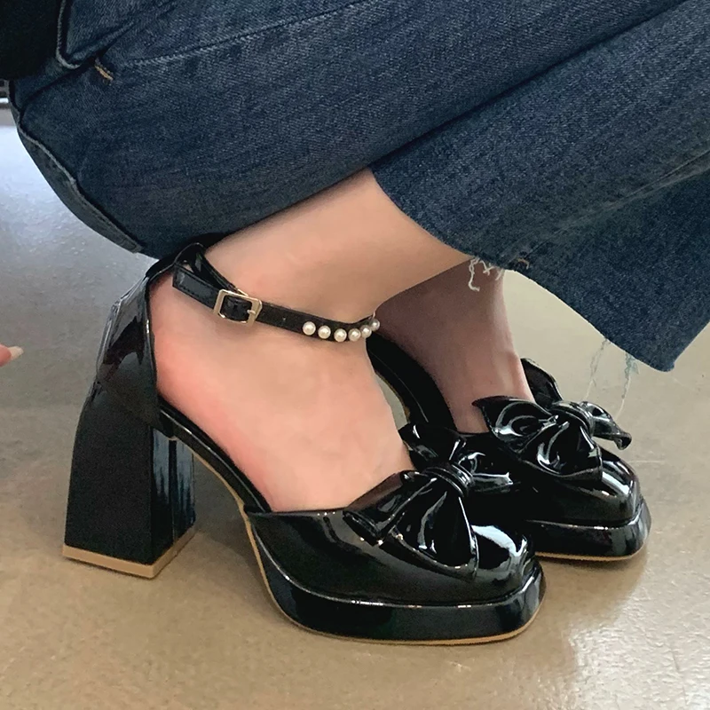 

Square Toe Platform Thick High Heel Women's Sandals Patent Leather Pearl Beaded Bow Solid Color Buckle Gladiator Shoes ZOOKERLIN