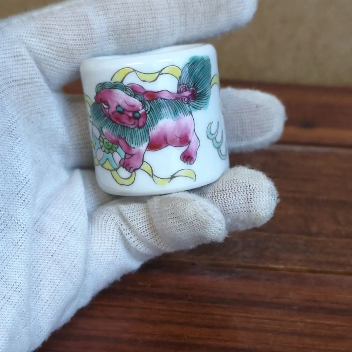 Vintage Old Collection Pure Hand Painted Decorative Jar Box Colorful Lion Rolling Ball Tea Cup Lid Rest