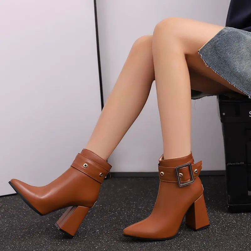 REAVE القط الناضجة النساء حذاء من الجلد أشار تو 9.5 سنتيمتر كعب عالي مكتنز سستة حزام مشبك مكتب سيدة بوتا حجم كبير 48 49 50