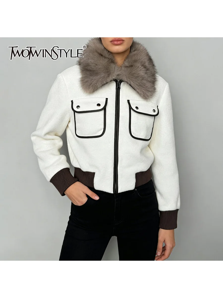

TWOTWINSTYLE хит цвета сращенные карманы модные короткие куртки для женщин меховой воротник с длинными рукавами лоскутная куртка на молнии женская