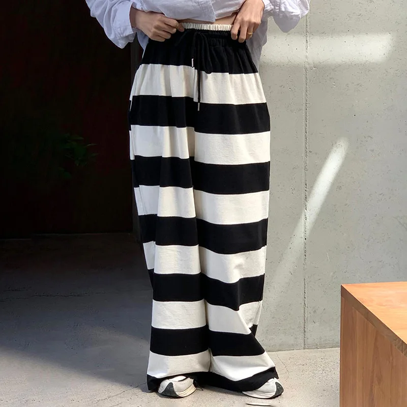 Autumn and winter 2024 new loose black and white striped Grinch Stole sweatshirt trousers casual daily Vestidos