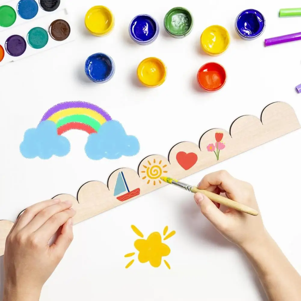 Auto Blanco Vintage Estacionado En El Camino De Adoquín Adornado Con  Delicadas Flores De Melocotón Cintas Blancas Y Vegetación Exu Imagen de  archivo - Imagen de flores, lujoso: 383840301, image size:1001x1001