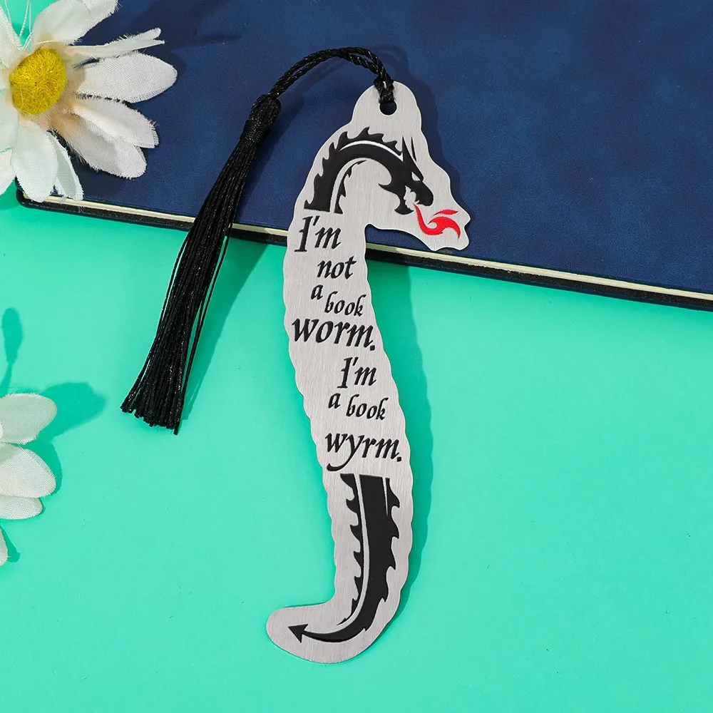 "أنا لست دودة الكتاب، أنا كتاب Wyrm" تنين - إشارة مرجعية من الفولاذ المقاوم للصدأ على شكل شرابة وصندوق هدايا مرجعي بالنجوم - صفحة متينة. #6