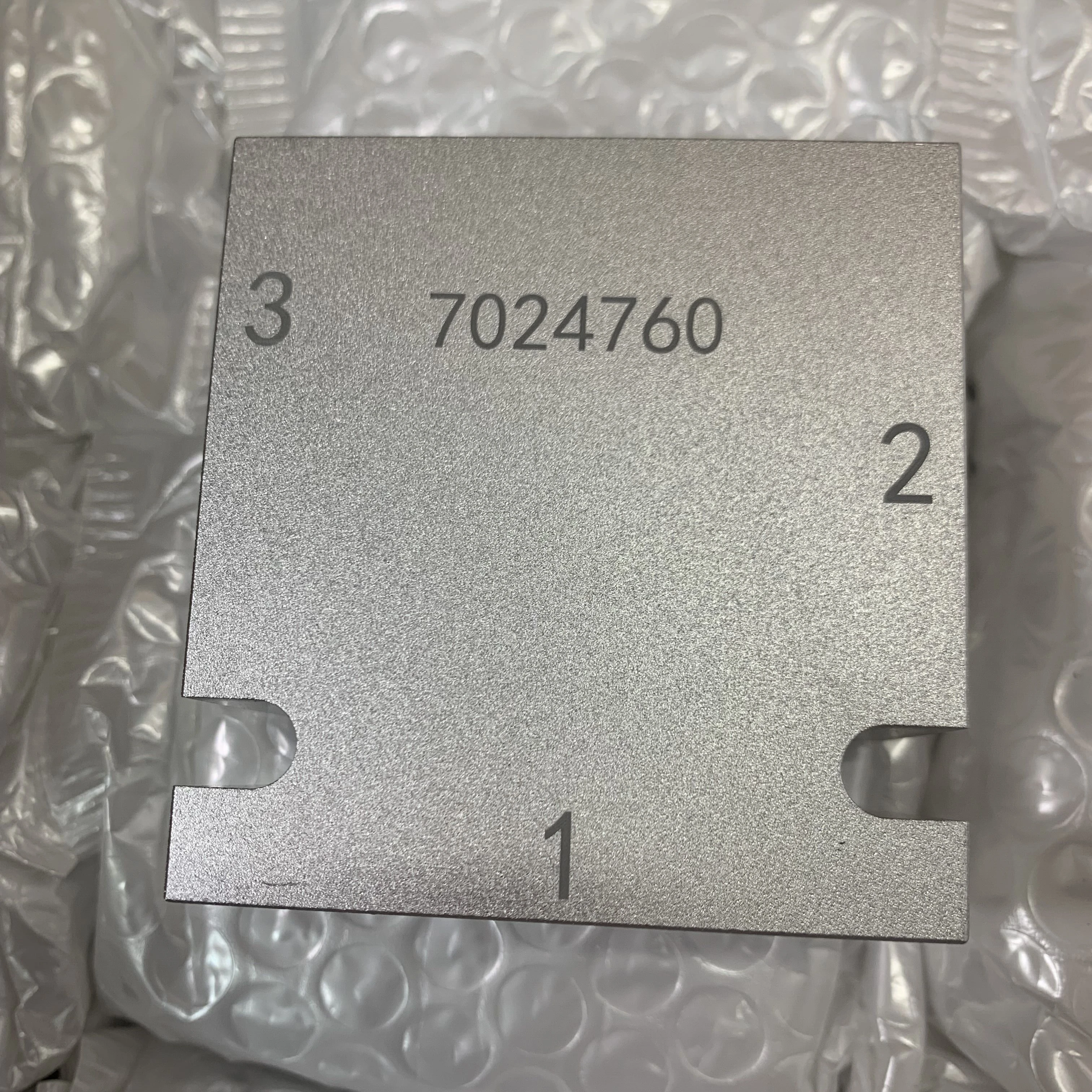 

7028430 3B 7024760 6T 4B 7028240 7024660 Block Manifold Standard Non-standard Hydraulic Manifold Customised Design Manufacture