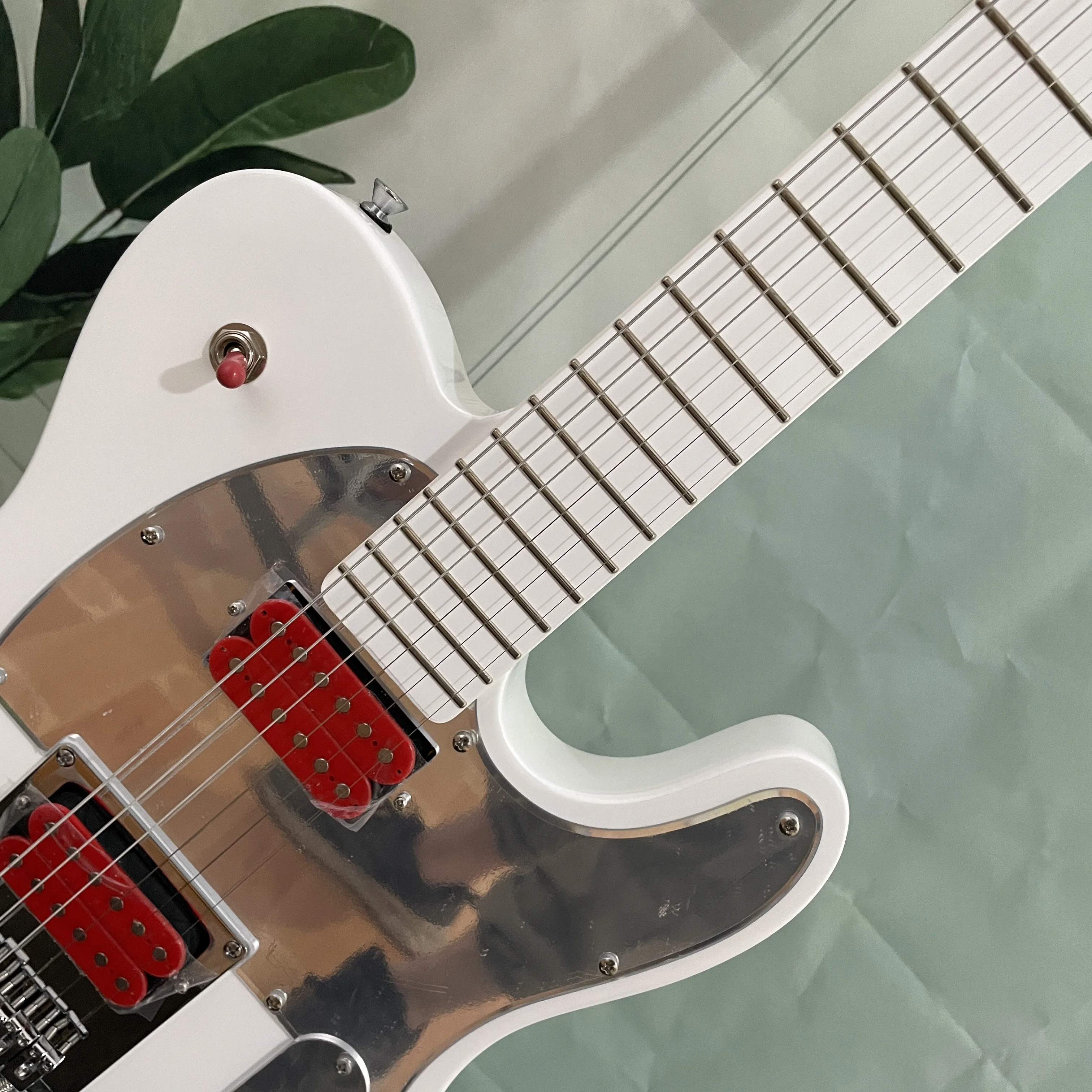 White Electric Guitar, Metal Mirror Pickguard, Red HH Pickups & Red Knobs Guitars, Cost-Effective Stage Performance Guitarra