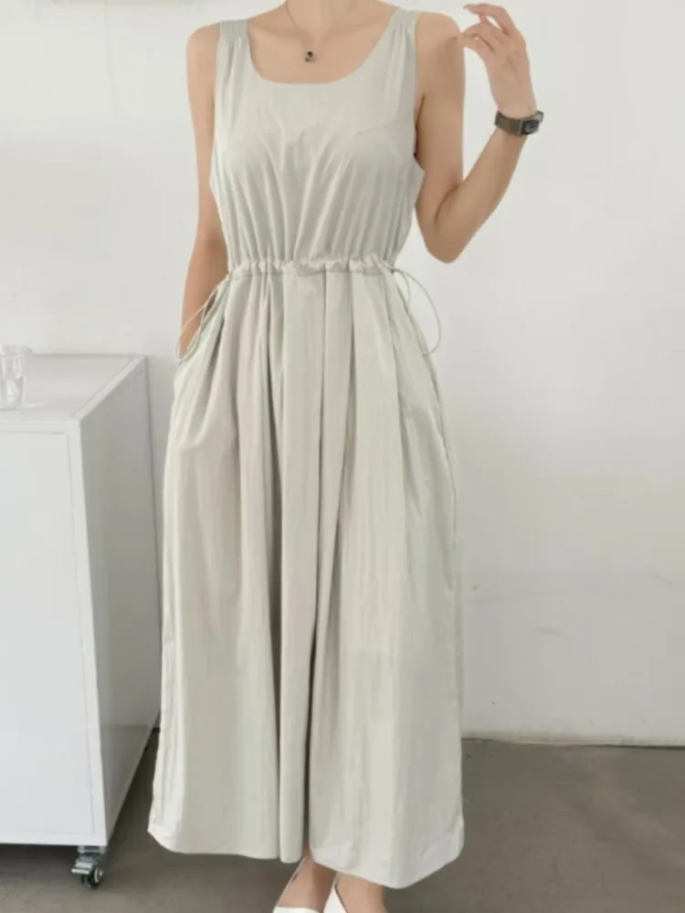 여름 솔리드 O넥 플리츠 여성 탱크 드레스 신상 한국 슬리브리스 캐주얼 루즈핏 A라인 드레스 포켓 여성용