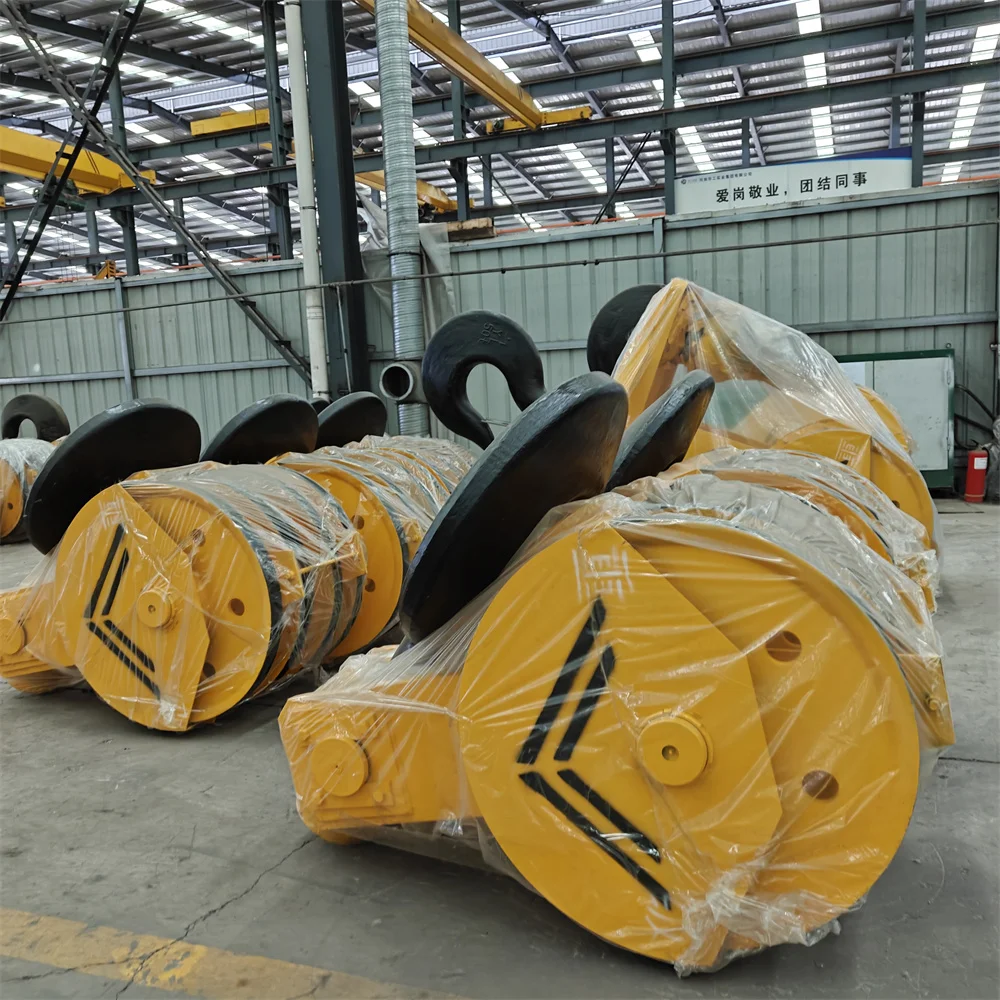 Industrial T8 Grade 80 Rotating Eye Safety Hook High Tensile Forged Steel Self-Locking Crane Hook for Lifting & Rigging