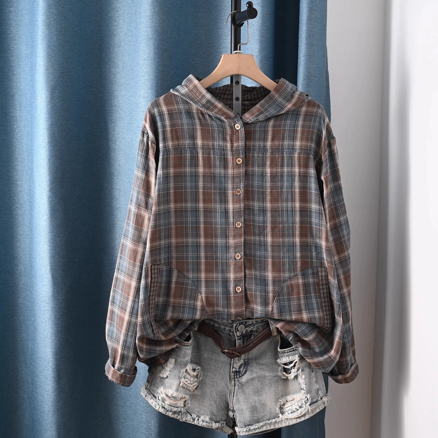 

100% Cotton Yarn Loose Hooded Plaid Shirts for Women Japan Autumn Large Size Blouses Females Hoodies Jacket Coat