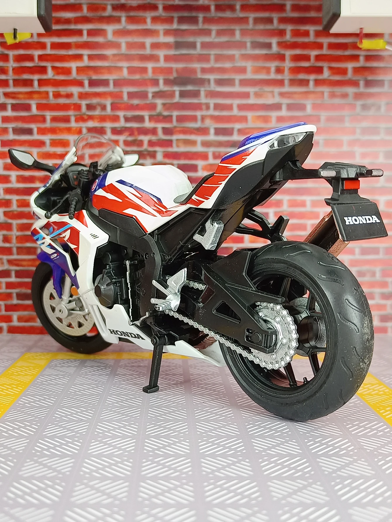 CCA 1:12 هوندا CB R1000R-R نموذج دراجة نارية النار شفرة دراجة نارية ديكور ثابت تفاصيل غنية ، صنعة جيدة #5