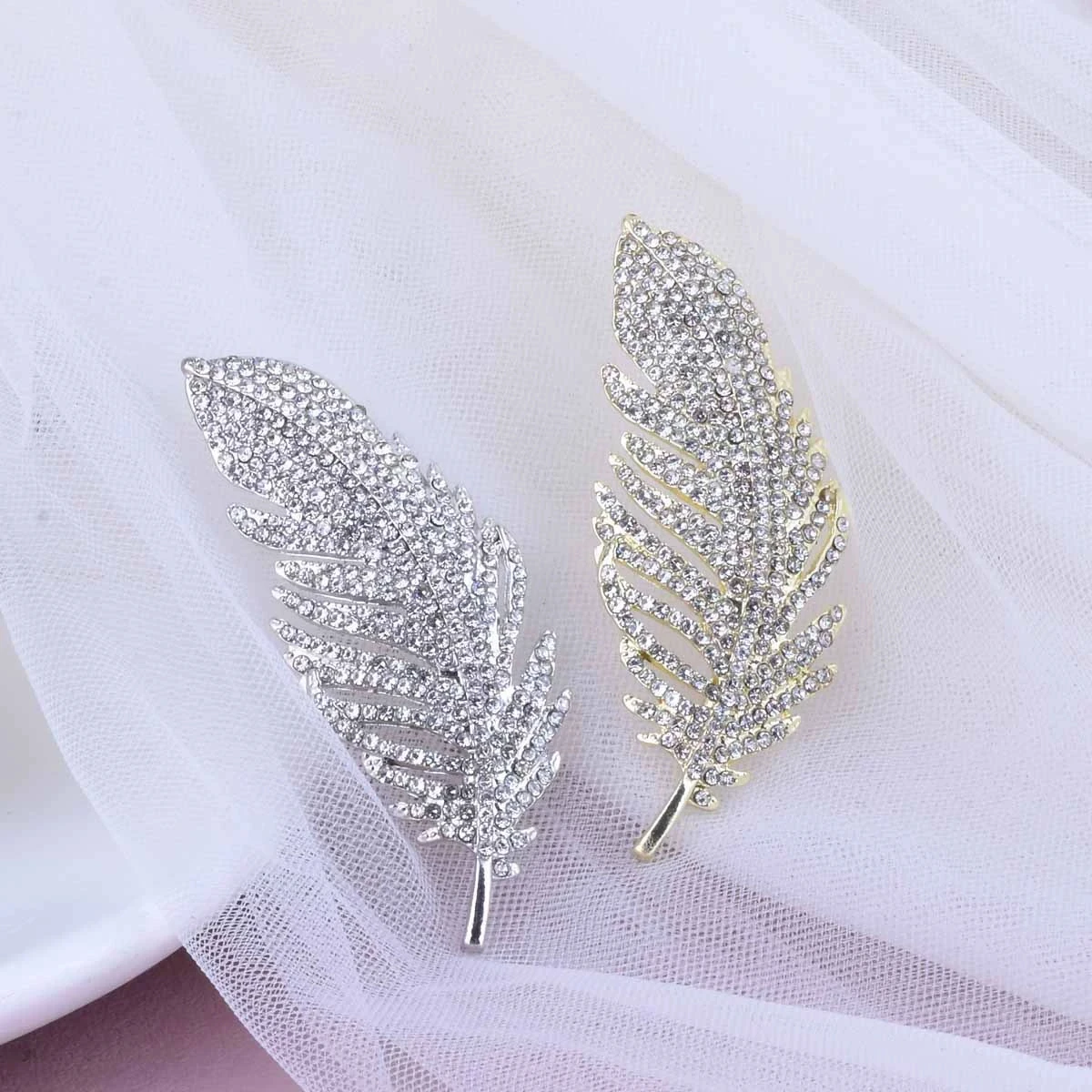 Classic Rhinestones Feather Brooches for Women Girls Temperament Brooch Pins Golden Silver Color Personality Jewelry 2026 Gifts