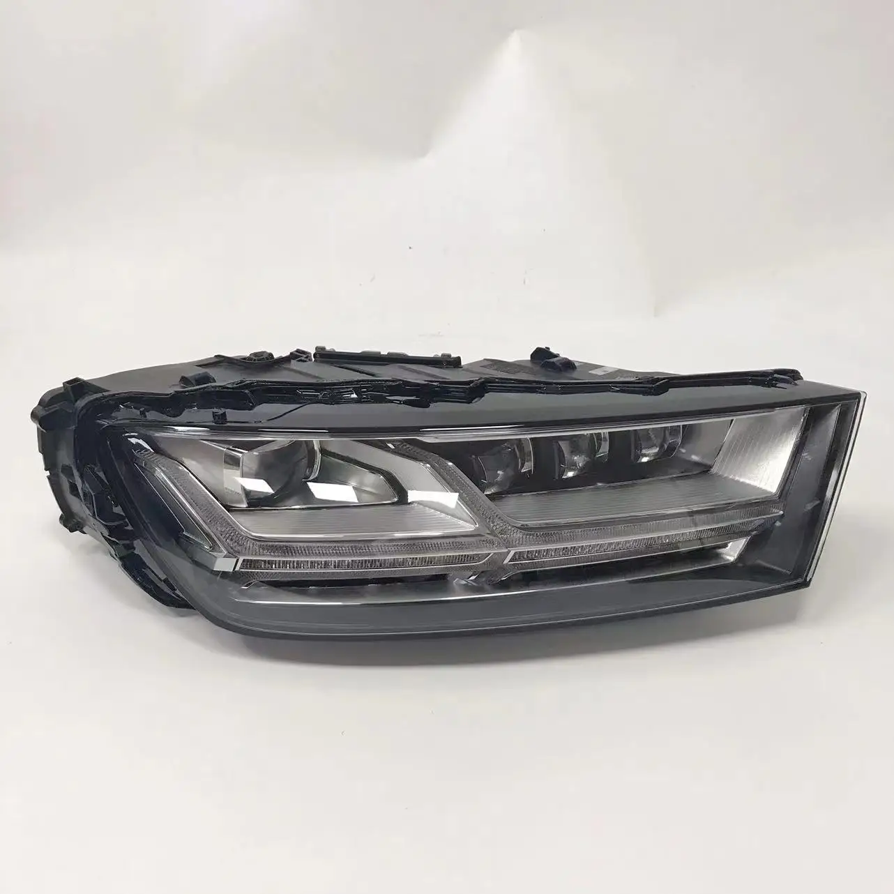 High quality hot selling new matrix Q7 LED original car headlights for Audi custom car light