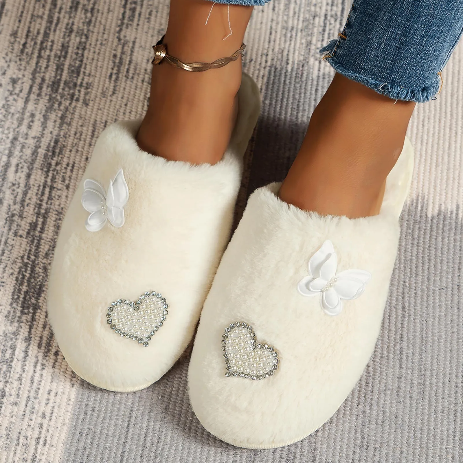 

New in Women's Home Solid Slippers Cotton Shoes for Women Winter 2024 Non-slip Slippers At Home Fun Women Fluffy Furry Slippers