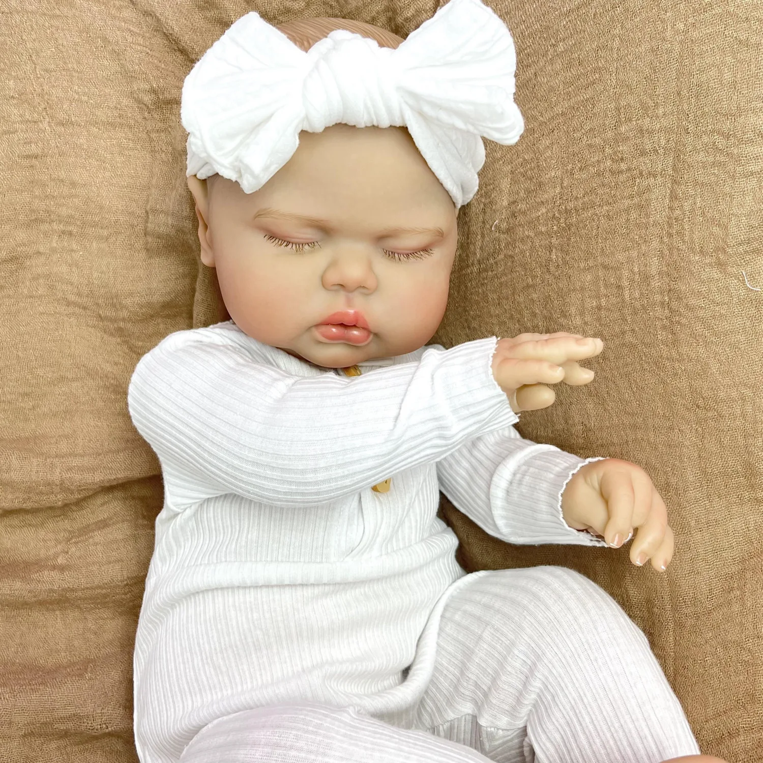 BZDOLL 50CM 20 Cali 3D Skóra z Widocznymi Żyłkami Śpiąca Grubaska Reborn Lalka Zabawka Winylowe Ręce i Nogi Materiałowy Korpus Lalka Prezent Urodzinowy dla Dzieci