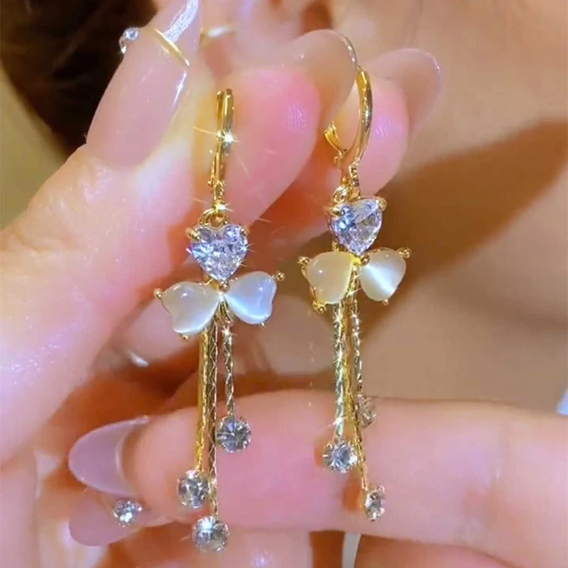 

Cat's Eye Stone Heart-shaped Tassel Pendant Earrings for Women New Fashion Elegant Temperament Charming Girls Party Jewelry Gift