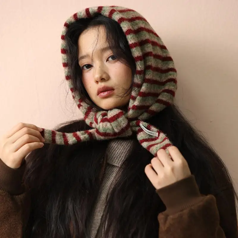 Weicher, flauschiger, schwarz-weiß gestreifter Kapuzenmützen-Schal, warm und winddicht für den Winter, Outdoor, Pendeln und den täglichen Gebrauch. – Detail 4