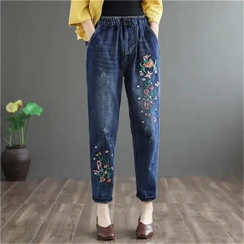 Spring Autumn Embroidery Elastic Waist Denim Jeans Female 2023 New Fashion Show Thin Cowboy Ladies Harem Pants Cropped Pants