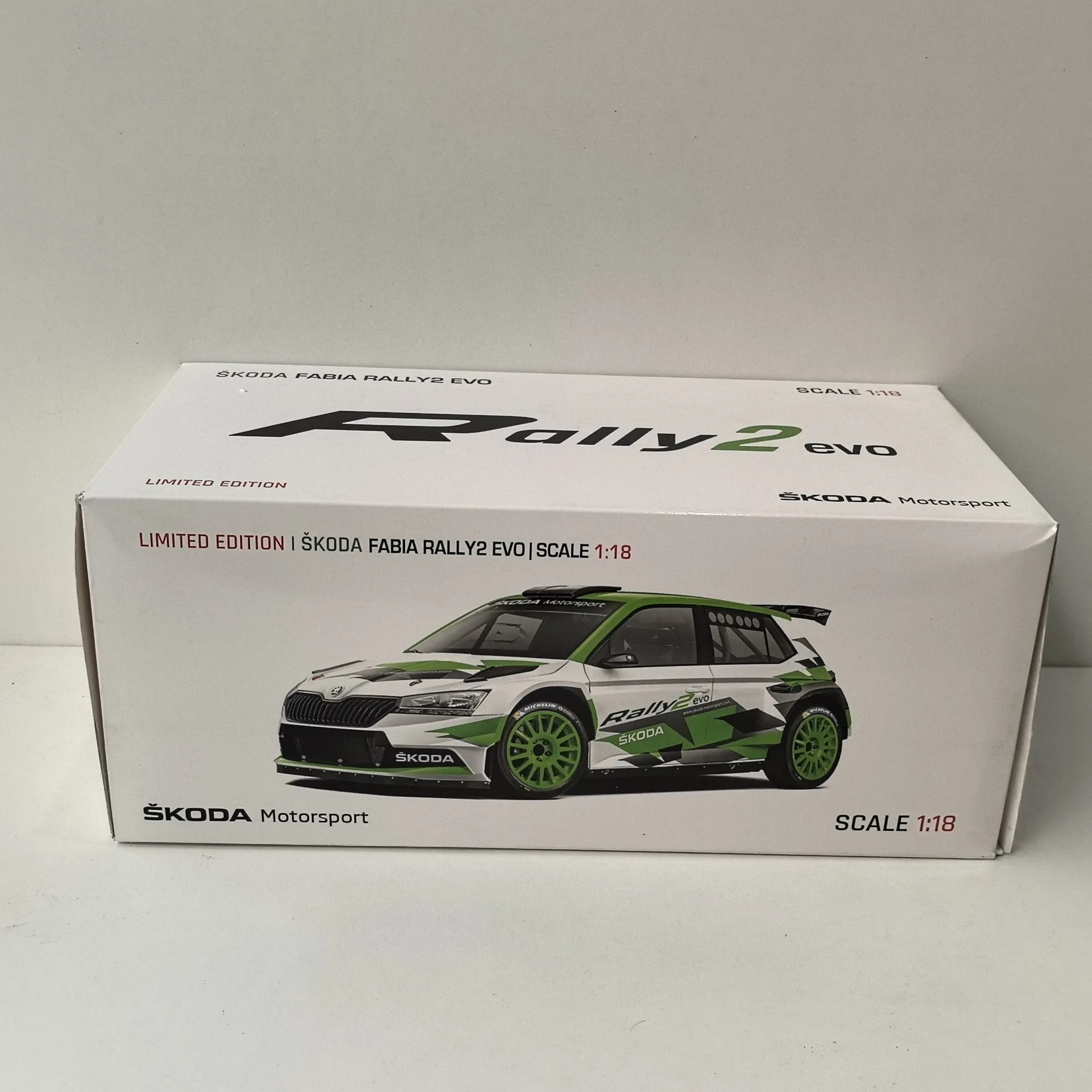 

Diecast IXO 1/18 Scale SKODA FABIA RALLY2 EVO Skoda Alloy Car Model Collectible Toy Gift Souvenir Display Ornament