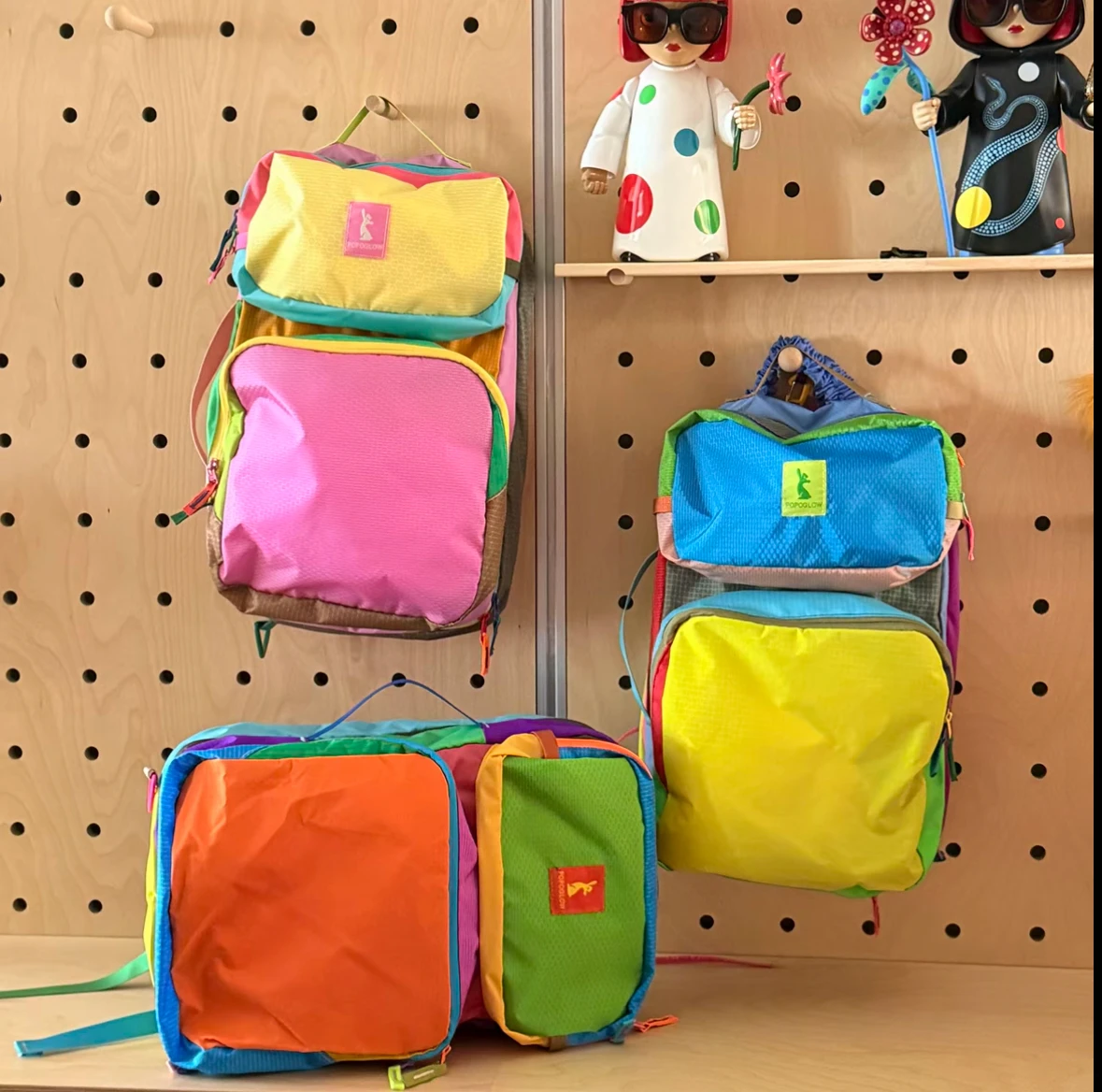 popoglow-18l-dual-shoulder-backpack-alpaca-sports-bag-outdoor-climbing-bag-unisex-daily-use-zipper-closure-square-shape