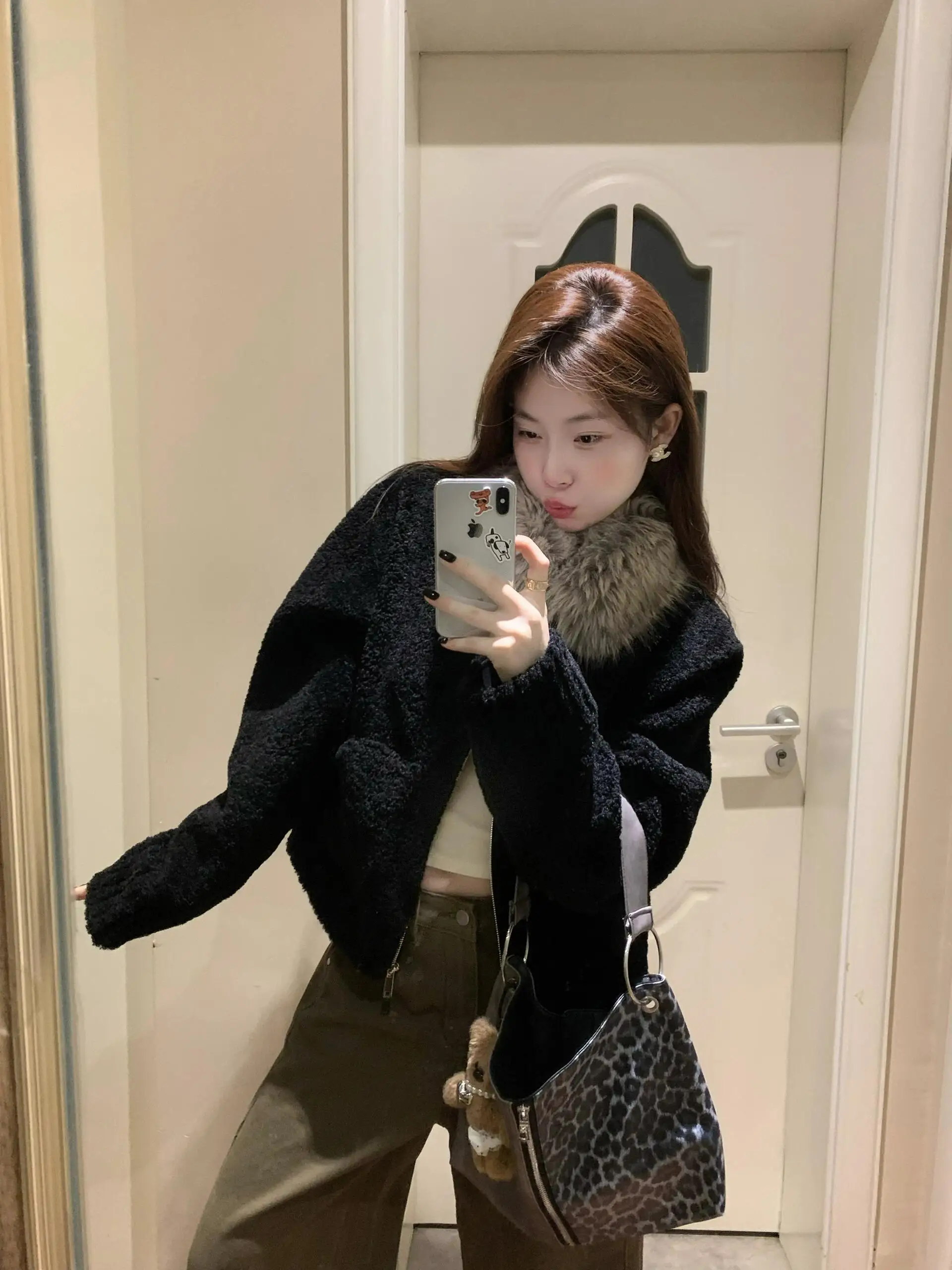 

Корейская шуба из овечьего меха, женская зимняя новая маленькая парка из овчины Jaet Long Sve на молнии, повседневная одежда...