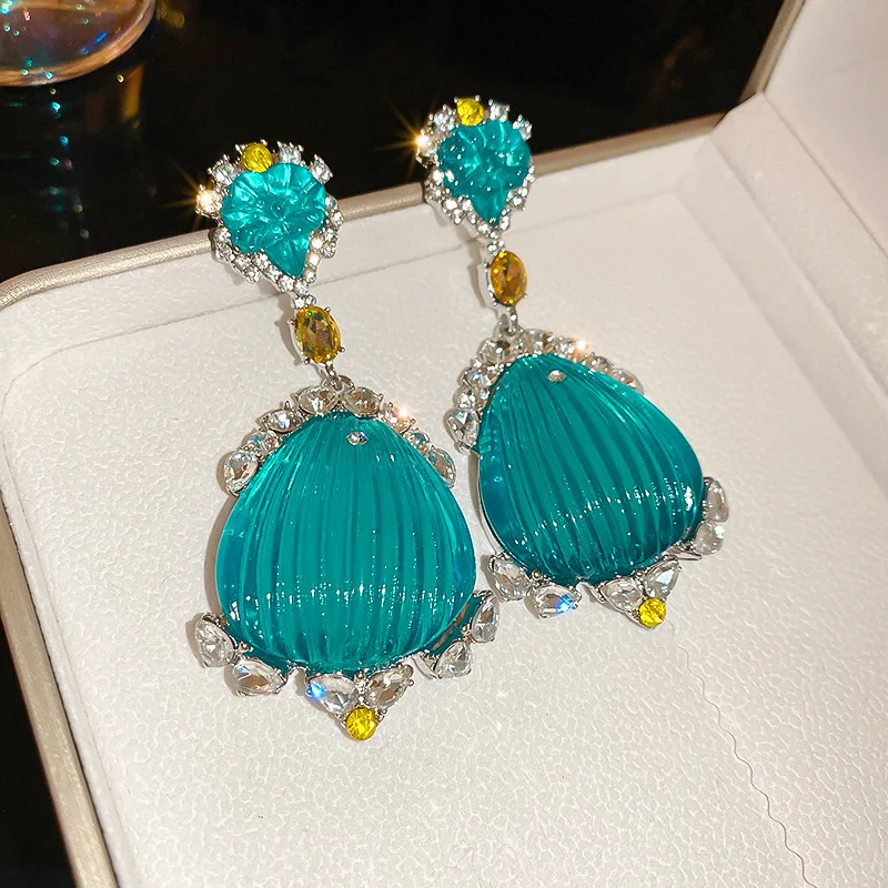 Elegant Lady Crystal Clear and Shiny Blue-green Crystal Exaggerated Long Design Earrings French Court Style Luxury Earrings