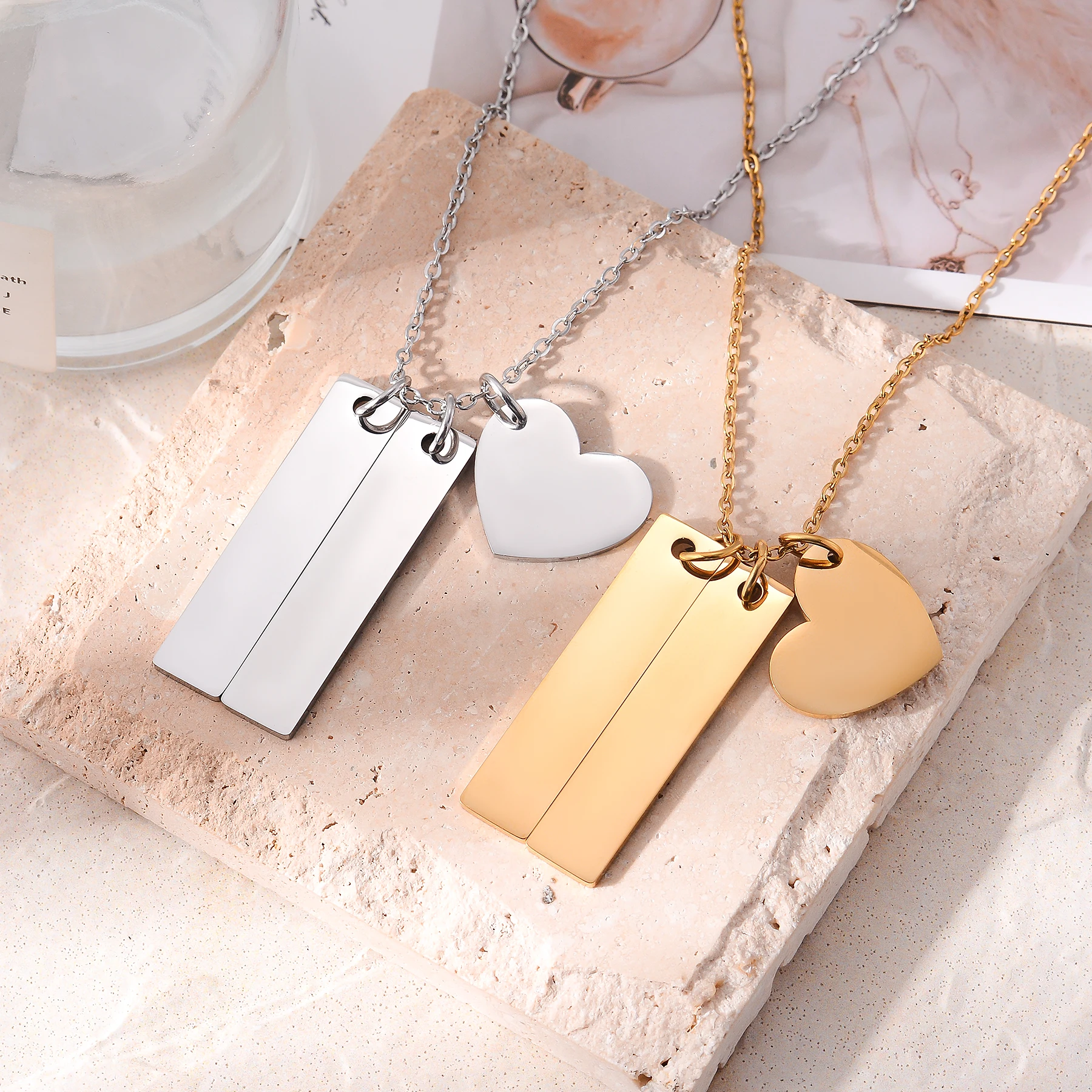 Kalung Liontin Geometris Hati Persegi Panjang Baja Tahan Karat untuk Wanita Hadiah Perhiasan Teks Nama Ukiran Yang Dipersonalisasi