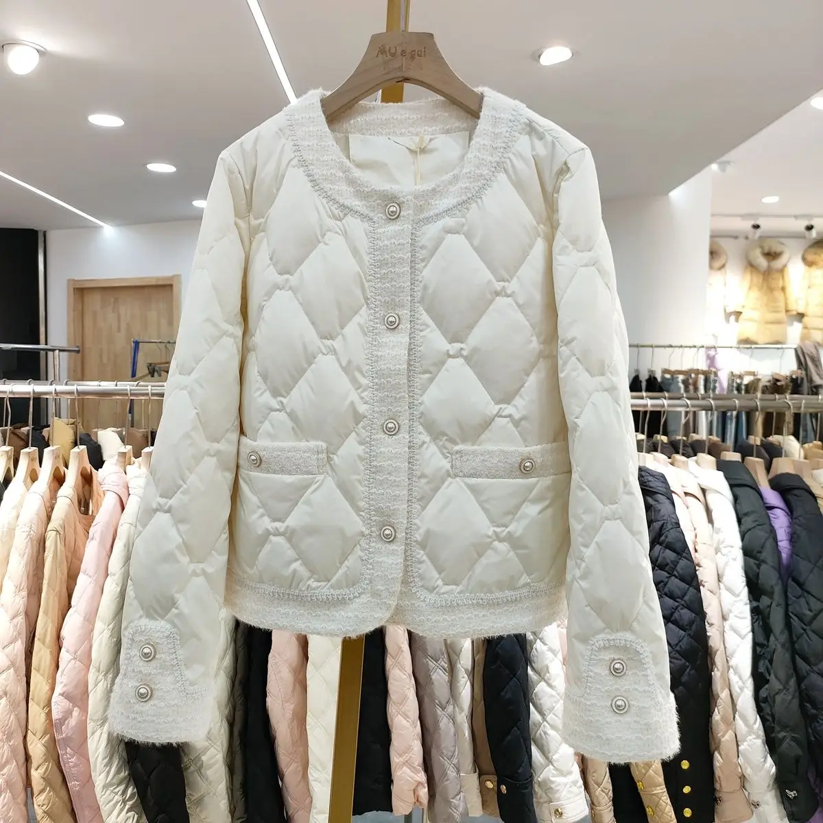 Lightweight Cotton Jacket Short Women's 2023 Autumn And Winter New Fashionable And Stylish Round Neck Warm Jacket