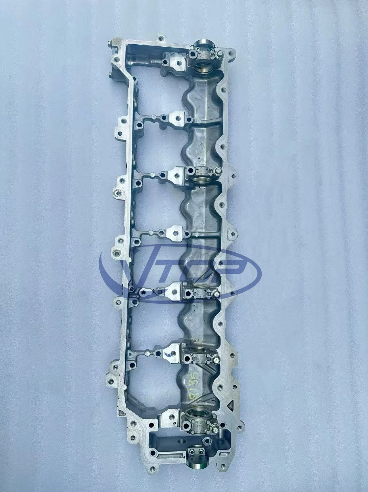 For Kobelco SK330-8 SK350-8 Super 8 Engine Valve Cover Bracket Camshaft Bracket J08E Valve Rocker Arm Eccentric Shaft