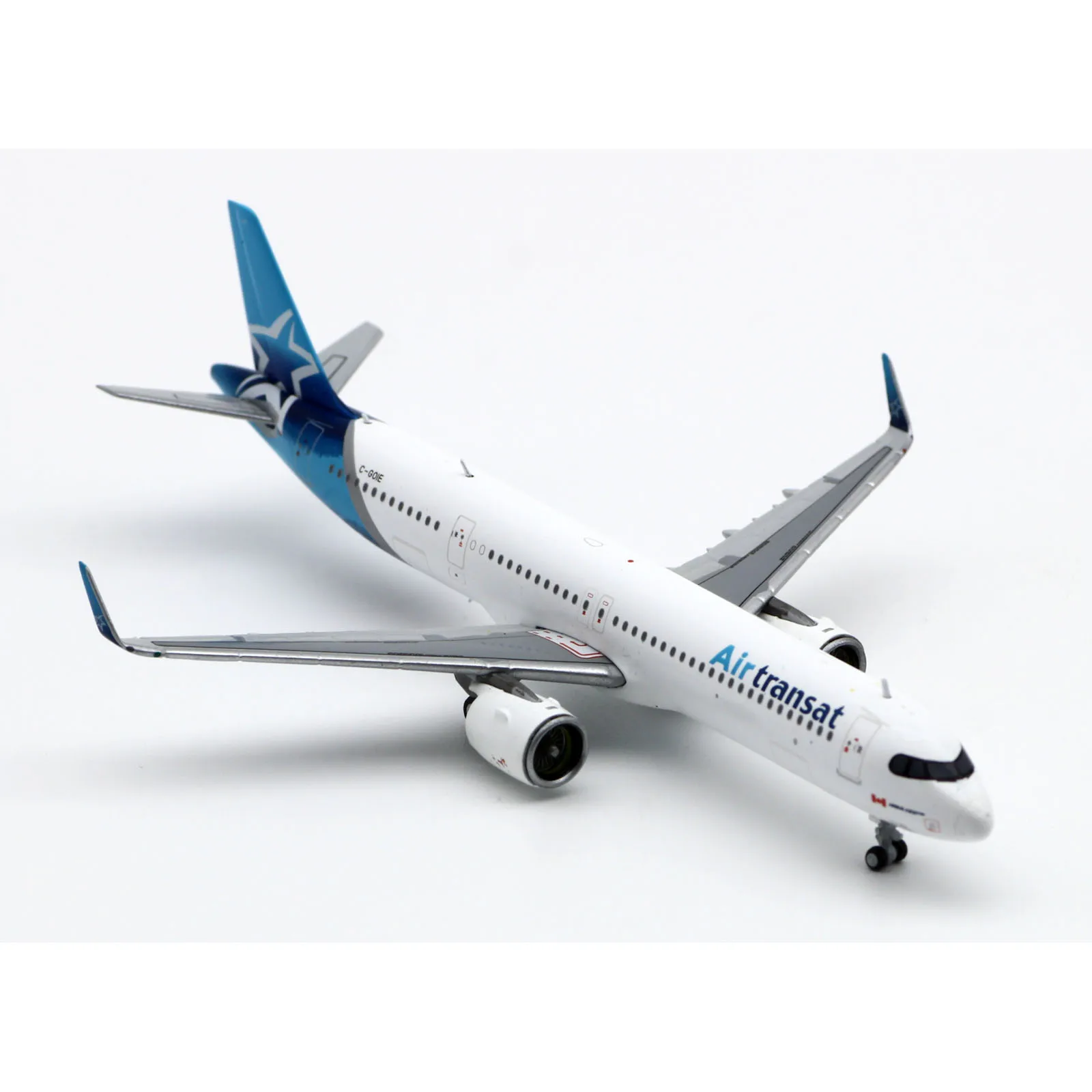 XX4195 Alloy Collectible Plane Gift JC Wings 1:400 Air Transat Airbus A321neo Diecast Aircraft JET Model C-GOIE  With Stand