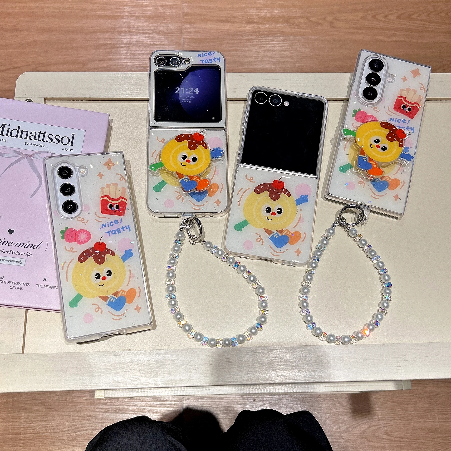 

Cartoon French Fries Cake Bracket Pearl Lanyard High Quality For Samsung Galaxy Z Flip 4,Z Flip 5,Z Flip 3,Z Flip 6,Z Flip 7