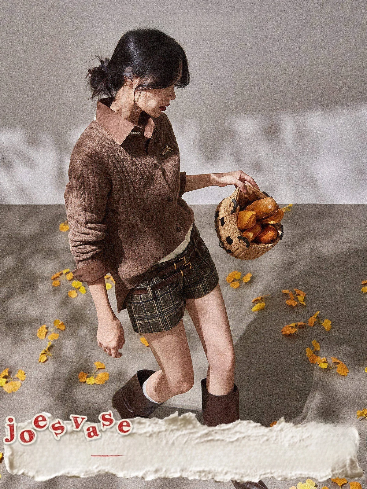 

Coffee Colored Knitted ort Sweater for Women by Huizun New Fall 2025 Collection Versatile Leopard Sve Patch Jaet