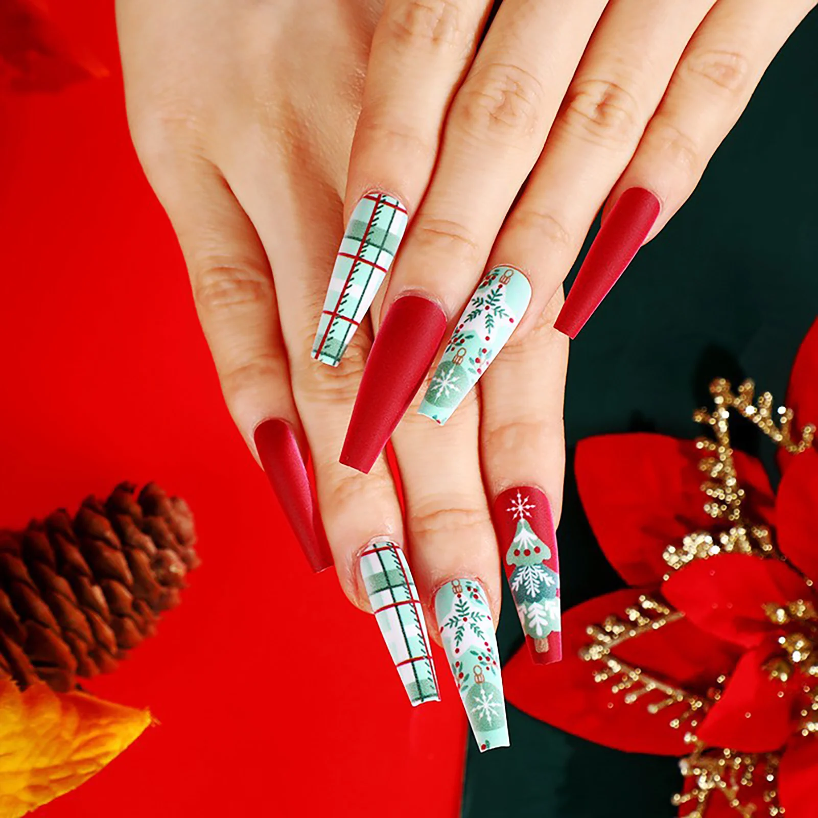 Ultra-long Matte False Nail Christmas Classic Plaid Pattern Resin Artificial Nail for Women and Girl Party Activity