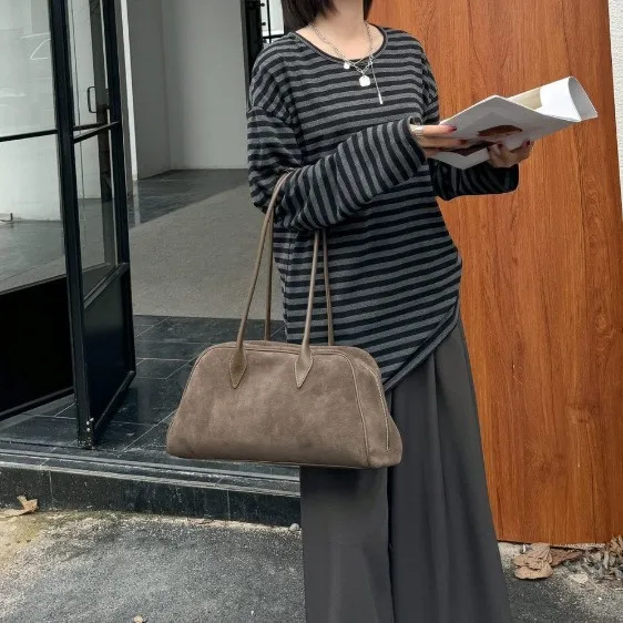 

2025 New Suede Commuter Boston Shoulder Bag Niche Design European and American Casual Retro Cowhide Tote Bag Women