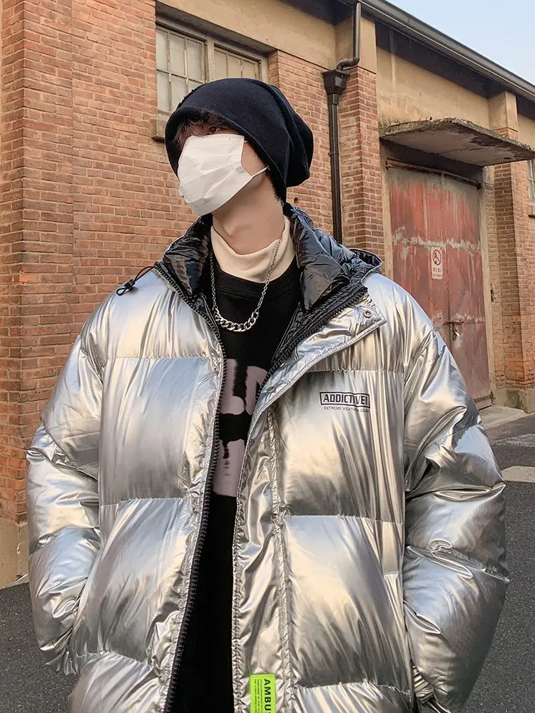 

Мужская глянцевая пуховая куртка: утепленная, легкая, премиум-класса, с наполнителем из белого утиного пуха, зимняя, морозостойкая, в стиле «хлебный пуховик», модная.