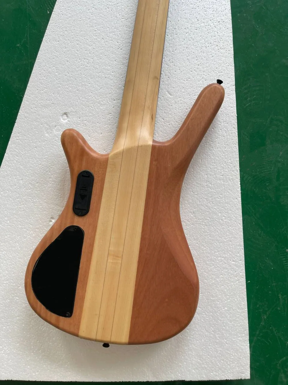 5 Strings Electric Bass Guitar,Neck through body,Rosewood Fretboard Black Hardware,Provide customized service