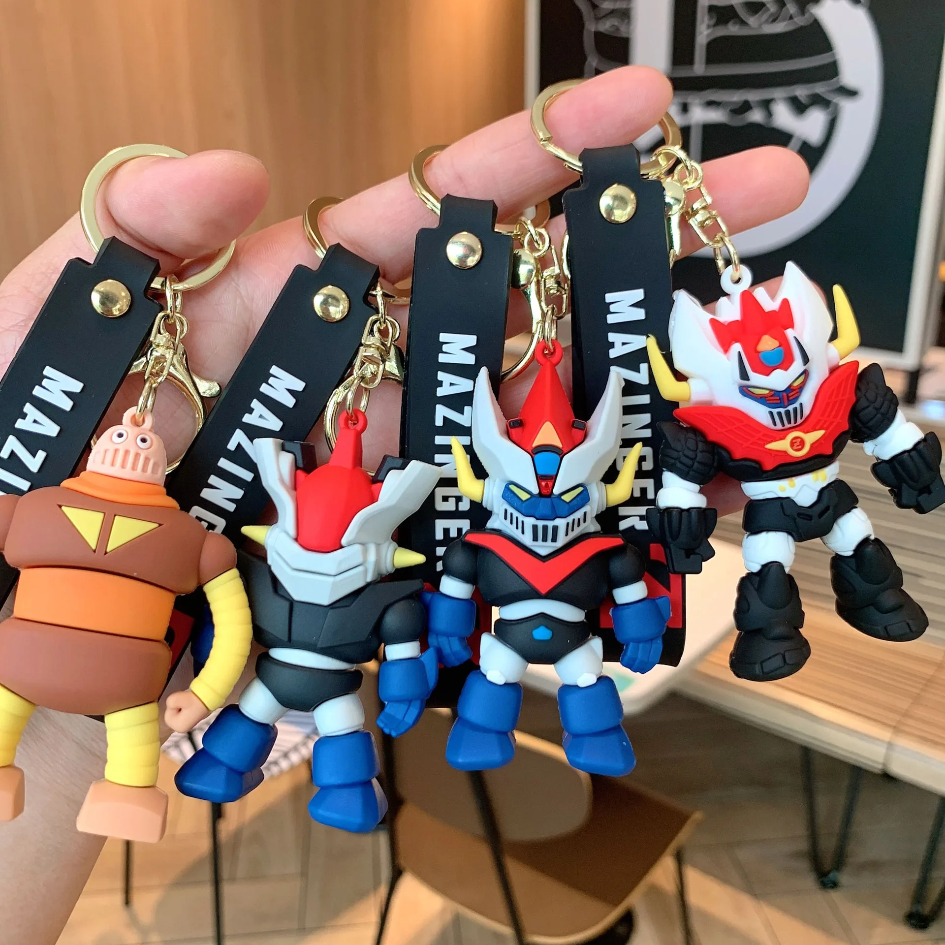 Lindo Anime figuras muñeca Mazinger Z llavero moda pareja llavero joyería regalos de cumpleaños mochila llavero ventas pequeño colgante