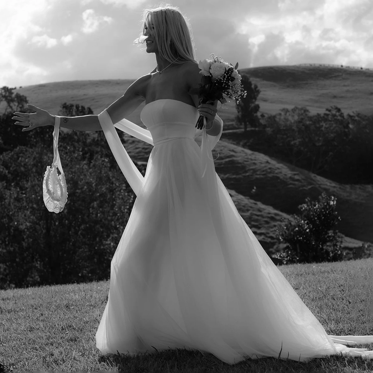 Strapless Bow Long Ribbon Simple Ivory Tulle Wedding Dress A Line Personal Customized Plus Size Ceremony Sexy Beach Bridal Gowns