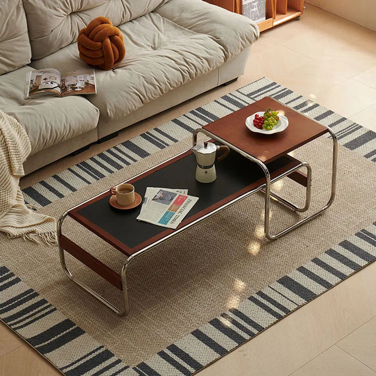 中世のレトロなティーテーブル、小さなアパートの組み合わせ、子供と母親のコーヒー、リビングルーム、中世のミニマリストのロックボードコーヒー