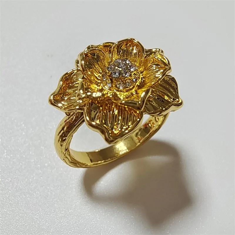 Gold-Plated Stainless Steel Ring For Women Fashion Personality Large Flower Finger Ring Female Engagement Jewelry