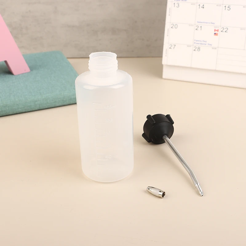 120ML Sewing Machine Oil Bottle Clear White Plastic Spray Nozzle Empty Oil Bottle Oiler Plastic Oiler For Lubricants Oil