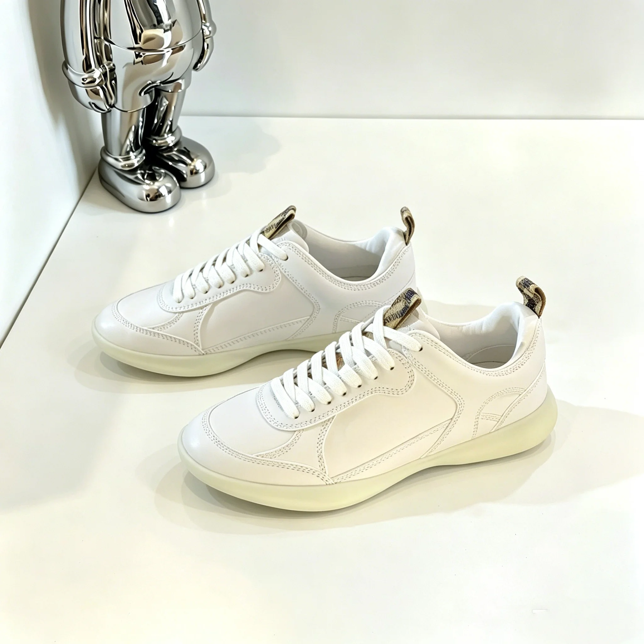 

Luxury Retro Casual Sneakers Outdoor Versatile Low-Top Casual Shoes Soft-Soled Walking/Training Shoes Versatile for Commuting
