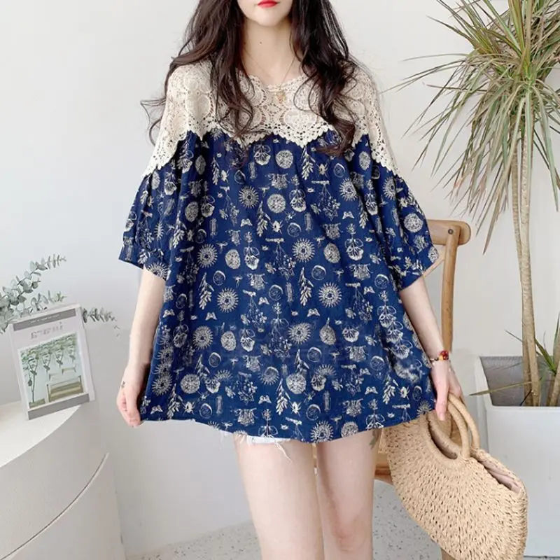 Female Vintage Mori Girl Style Printed Shirt Spliced Stylish Lace Hollow Out Sweet Summer Half Sleeve Casual Loose O-Neck Blouse